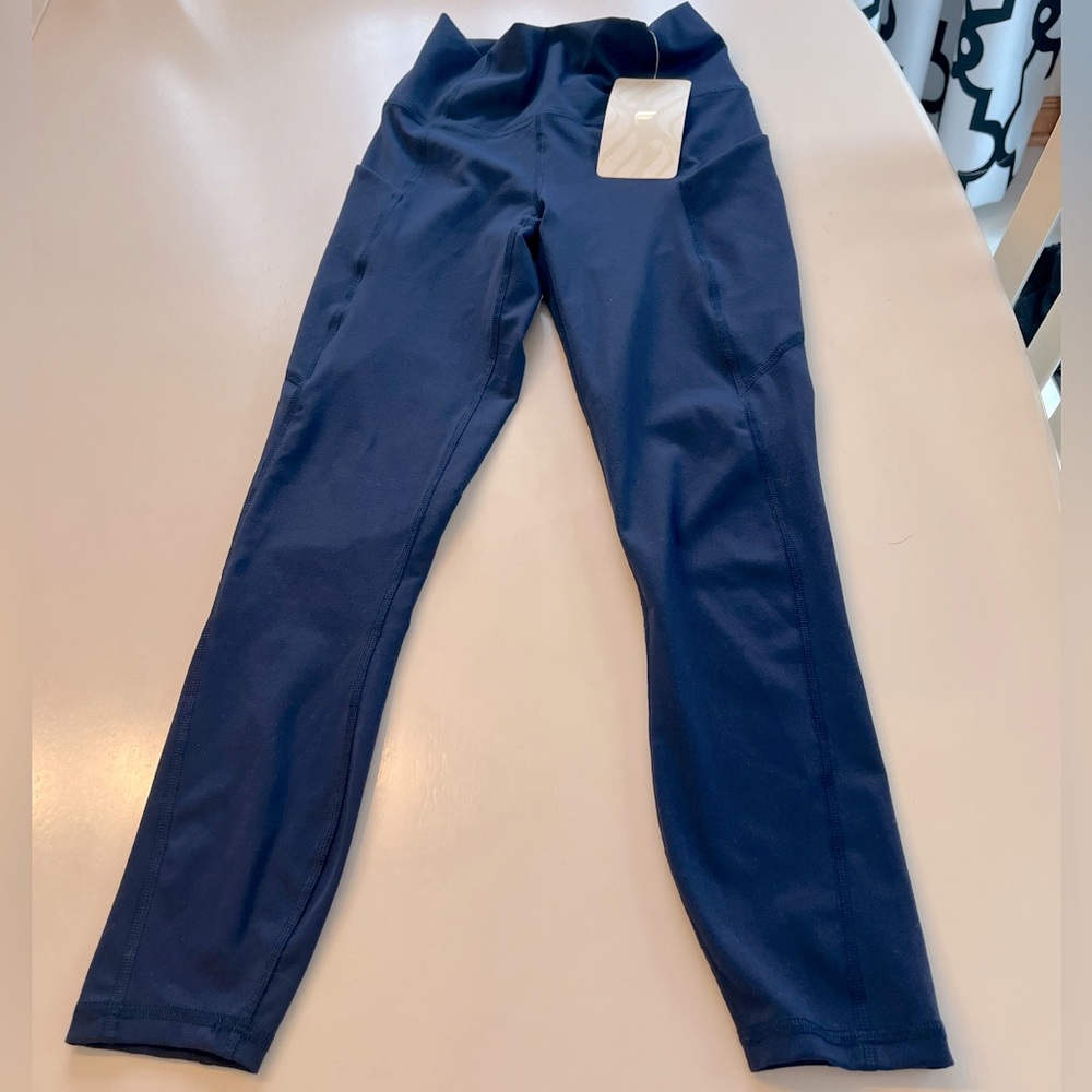 Fabletics XXS Navy (Abyss) oasis High Wasted Capri Leggings NWT